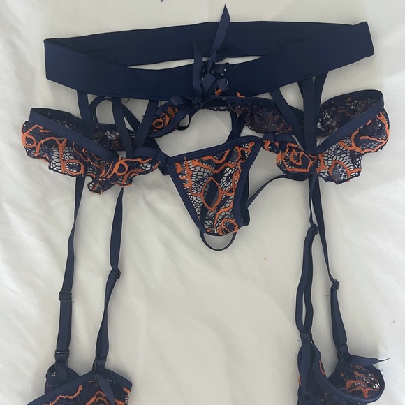 SALE: Blue and orange lingerie - Picture 4 of 6